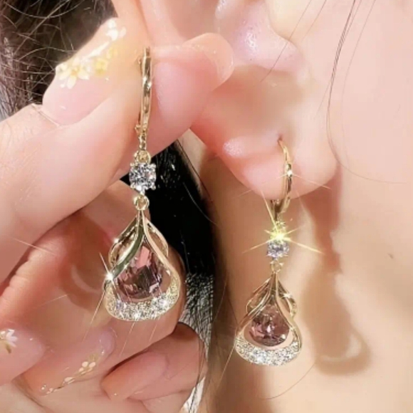 Droplet Shape Dangle Earrings - Picture 1 of 2